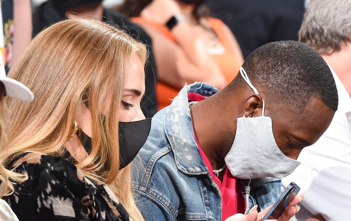 Adele a un nouveau petit ami, il s’appelle Rich (et il est riche)