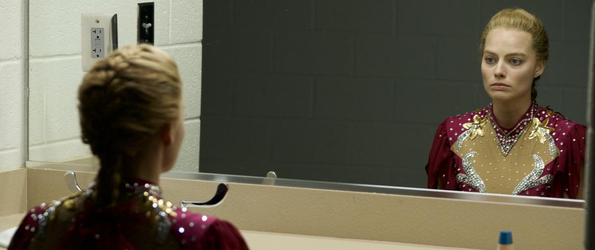 Distribution De Cinéma La Dernière Danse D'une Cheerleader On a vu "Moi, Tonya" avec la patineuse Nathalie Péchalat - Madame Figaro