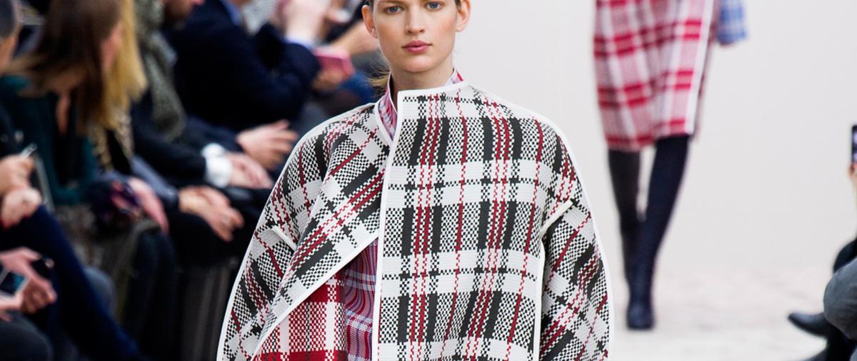 Phoebe Philo s'inspire de l’imprimé Barbès Phoebe Philo s'inspire de l’imprimé Barbès