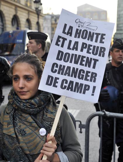 "La Honte Doit Changer De Camp"