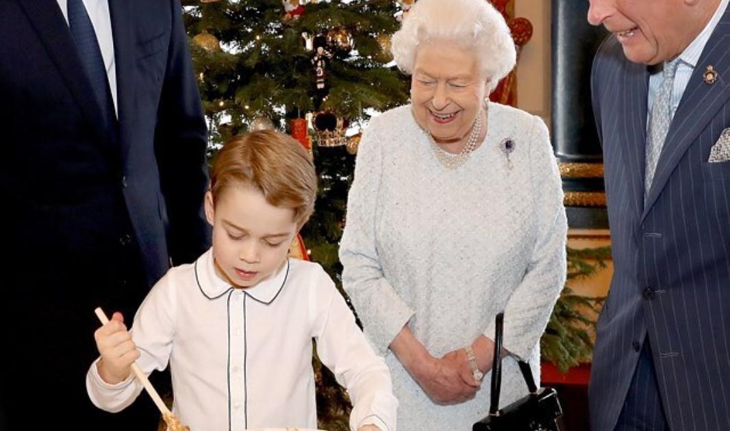 Le Christmas pudding, une affaire d'État à Buckingham