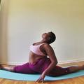 Jessamyn, la yogi ronde qui fait valser les clichés