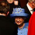 Avec son chapeau, la reine Elizabeth II voulait-elle faire passer un message ?
