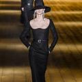 Fashion Week automne-hiver 2018-2019 : la robe noire prend une longueur d'avance