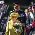 Comme si de rien n’était, la reine d’Angleterre fait son grand retour à Édimbourg