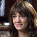 En pleurs, Asia Argento parle du suicide d'Anthony Bourdain pour la première fois