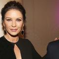 Catherine Zeta-Jones "dévastée" par les accusations de harcèlement sexuel contre Michael Douglas