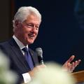 Bill Clinton explique avoir été infidèle pour gérer son "anxiété"