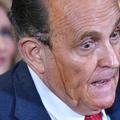 Rudy Giuliani et sa teinture qui dégouline : l'effet Visconti a encore frappé