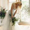 Pamela Anderson : la mariée était en bottes de pluie et corset façon "Bridgerton"
