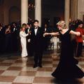 "Comme un conte de fées" : John Travolta raconte sa danse "magique" avec Lady Diana en 1985