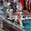 Assassinat de JFK : l'histoire peu connue derrière le tailleur rose de Jackie Kennedy