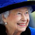 Elizabeth II réapparaît, tout sourire : des images qui rassurent sur son état de santé