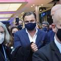 Assailli par les fans, Leonardo DiCaprio fait une entrée remarquée dans la COP26 à Glasgow