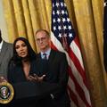 Kim Kardashian force le respect en tailleur XXL face à Donald Trump à la Maison-Blanche
