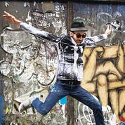 Street art : JR fait tomber les murs