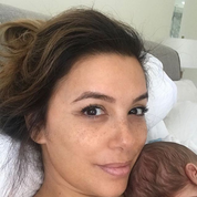 Eva Longoria pose au naturel avec son fils sur Instagram