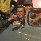 Brad Pitt était invité aux 50 ans de Jennifer Aniston, et il est venu