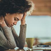 Fatigue, migraines, urticaire : comment traiter les manifestations du stress
