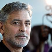 Pendant les fêtes, George Clooney imite le père Noël pour calmer ses enfants