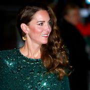 Boucles larges et asymétrie : Kate Middleton bouscule ses habitudes coiffures
