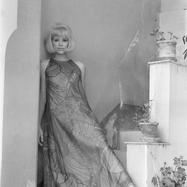 Quand Mireille Darc D Voilait Les Secrets D Une Robe Noire Devenue Mythique