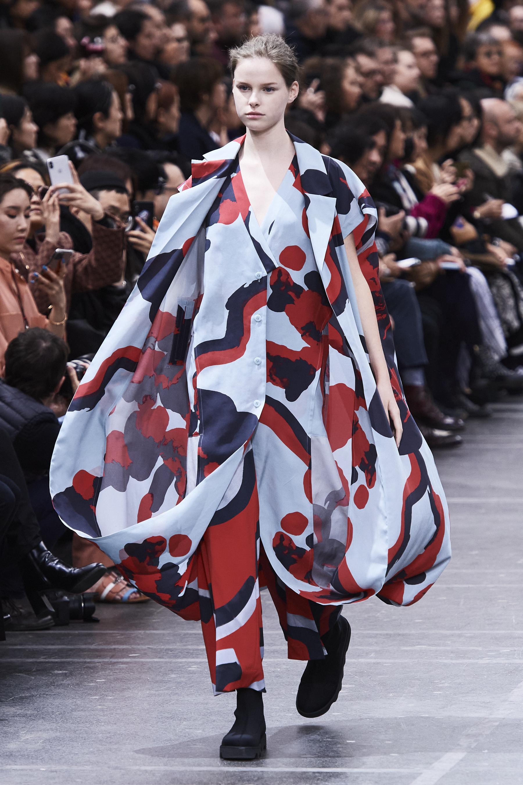 Défilé Issey Miyake Automne Hiver 2020 2021 Prêt à Porter Madame Figaro