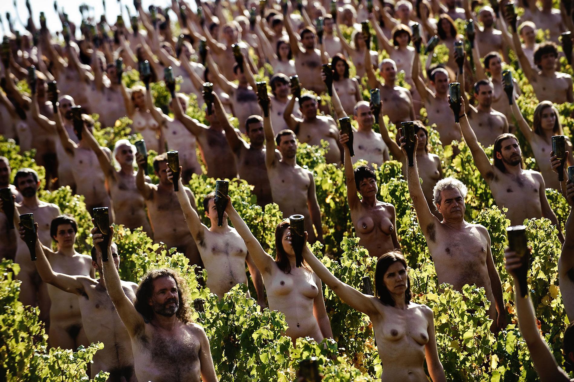 Spencer Tunick Stages Artistic Nude Shoots Amid Lockdown