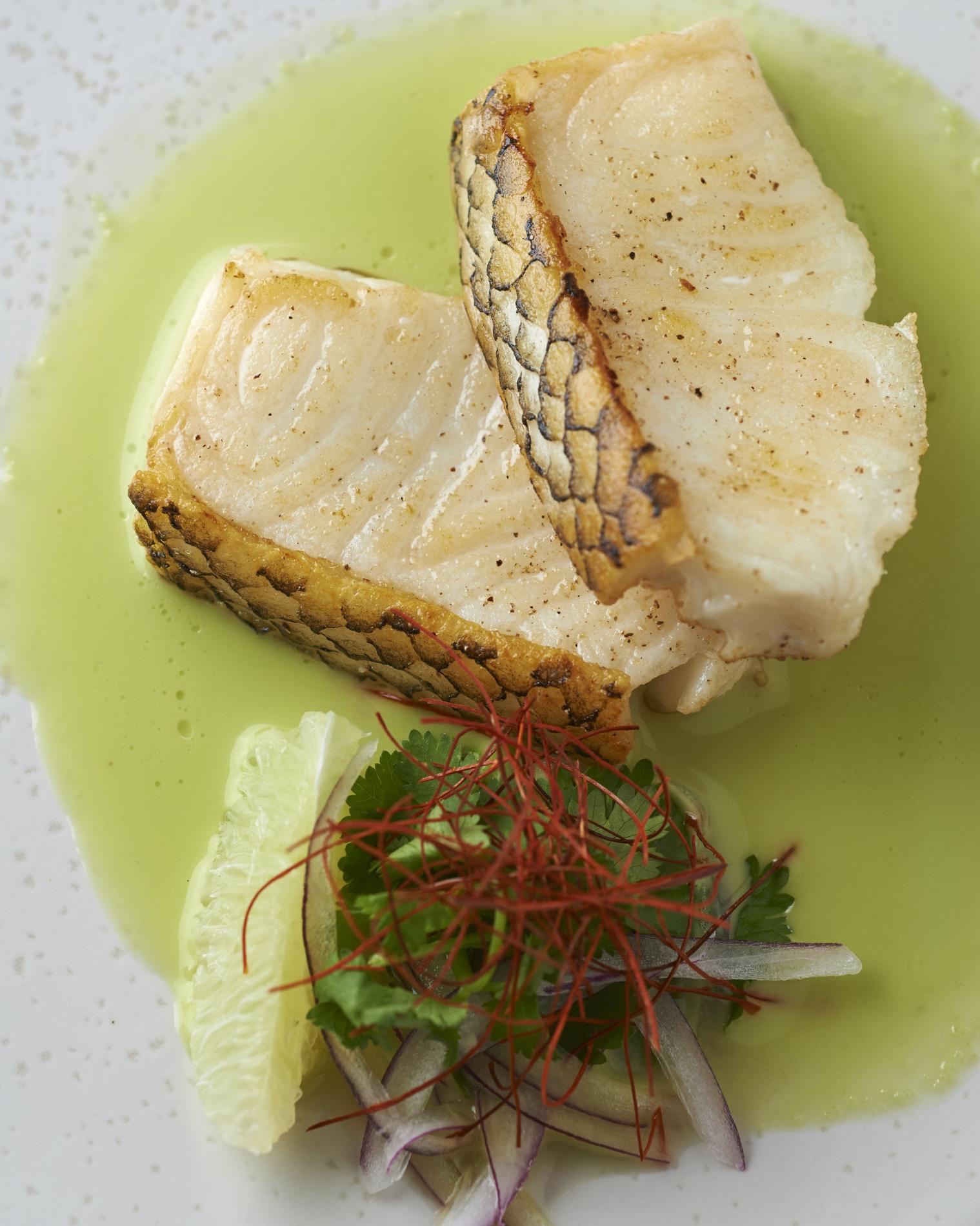 Recette filets de bar à la sauce jalapeño Cuisine / Madame Figaro