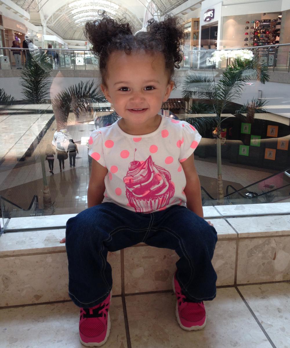 Son Enfant Nait Metisse Elle Porte Plainte Contre La Banque De Sperme