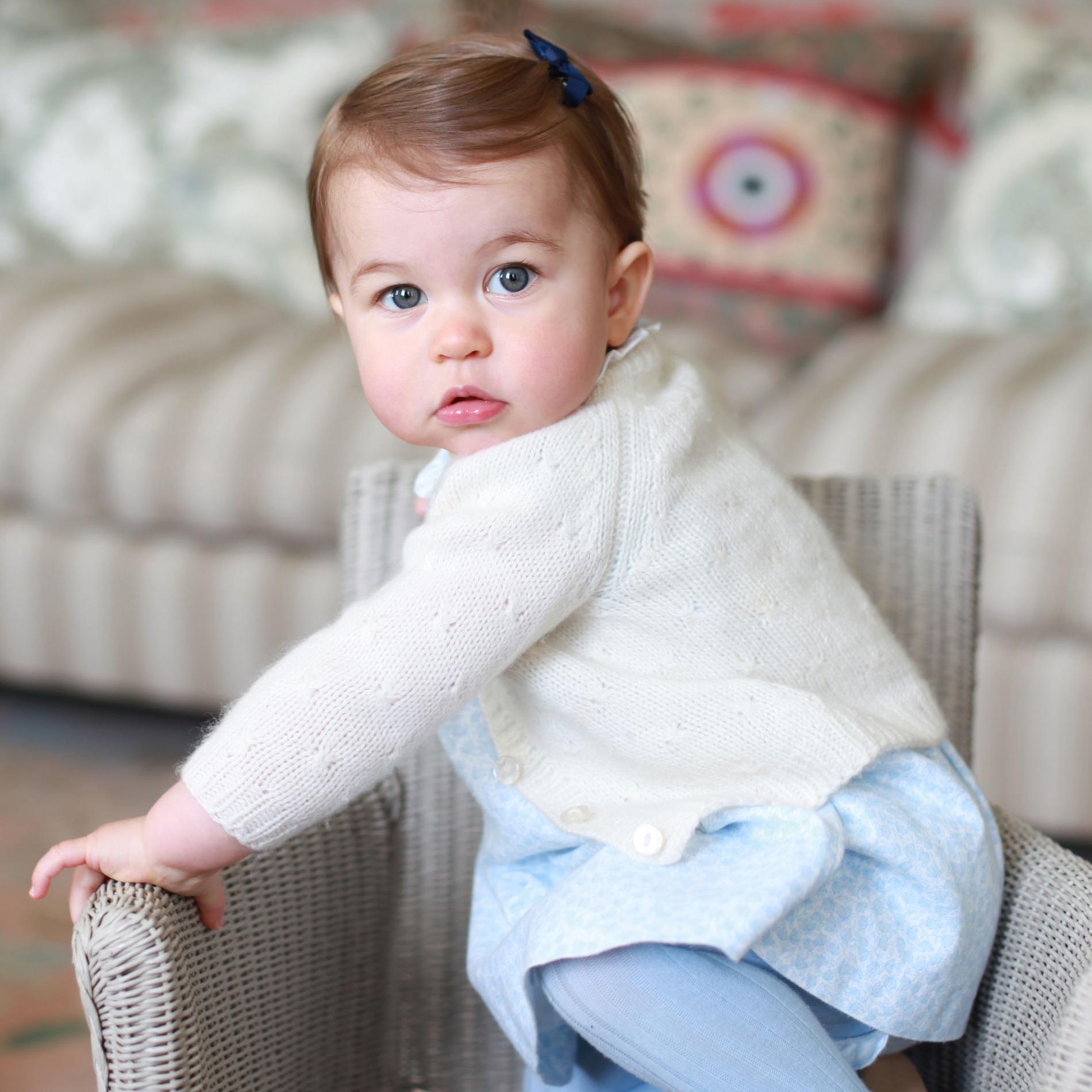 Charlotte De Cambridge La Poupee D Angleterre A 1 An Madame Figaro