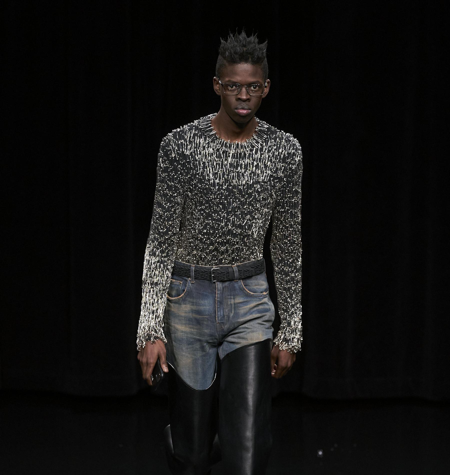 Lifestyle: pourquoi vous n'avez pas fini de voir des baskets chaussettes -  MCE TV