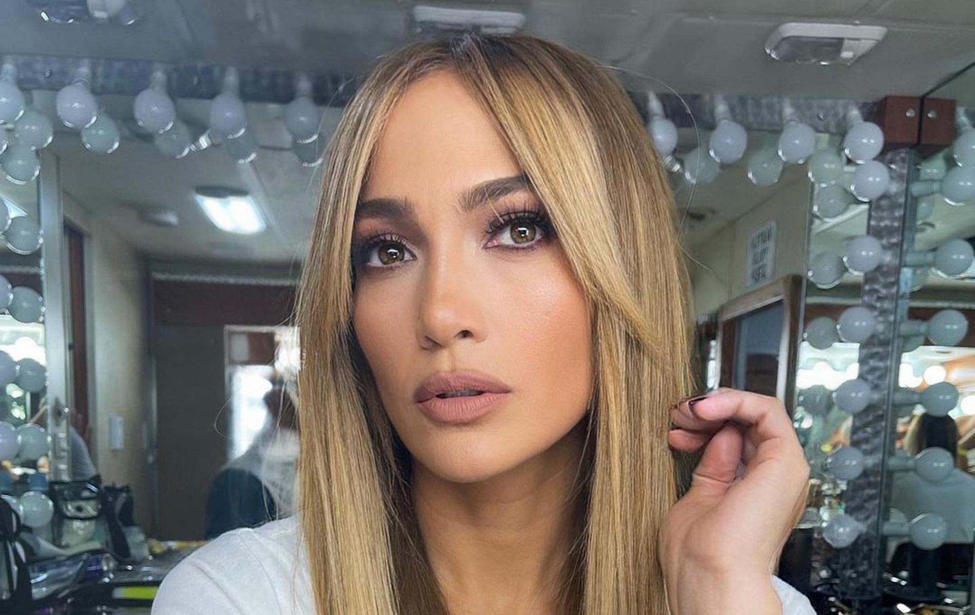 coiffure frange rideau