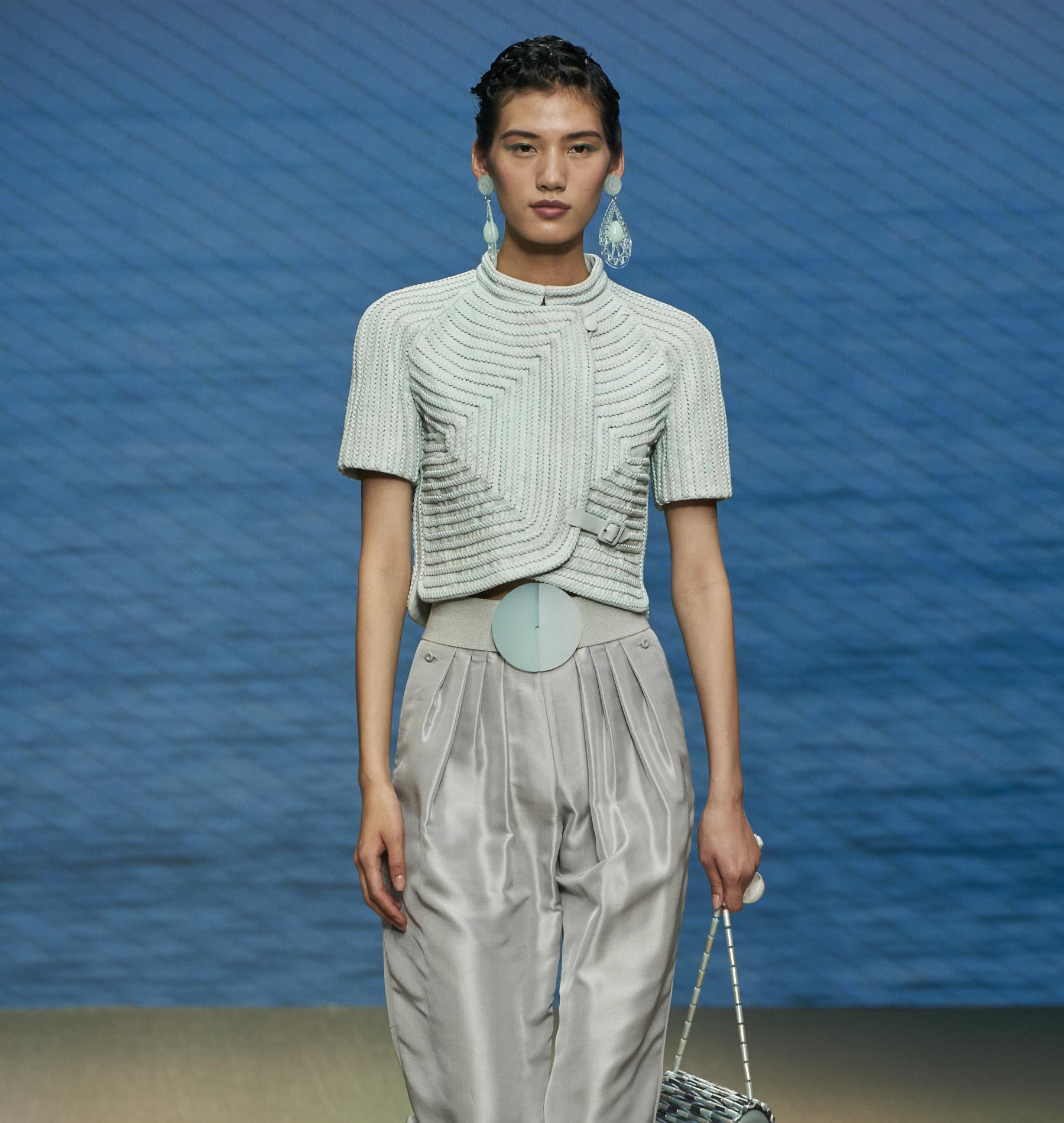 Défilé Giorgio Armani printemps-été 2022 Prêt-à-porter