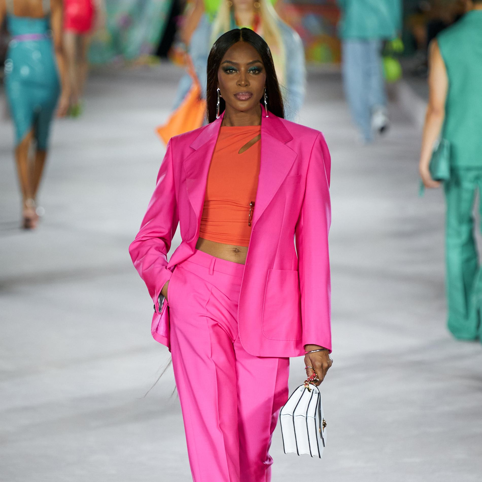 Défilé Versace printemps-été 2022 Prêt-à-porter