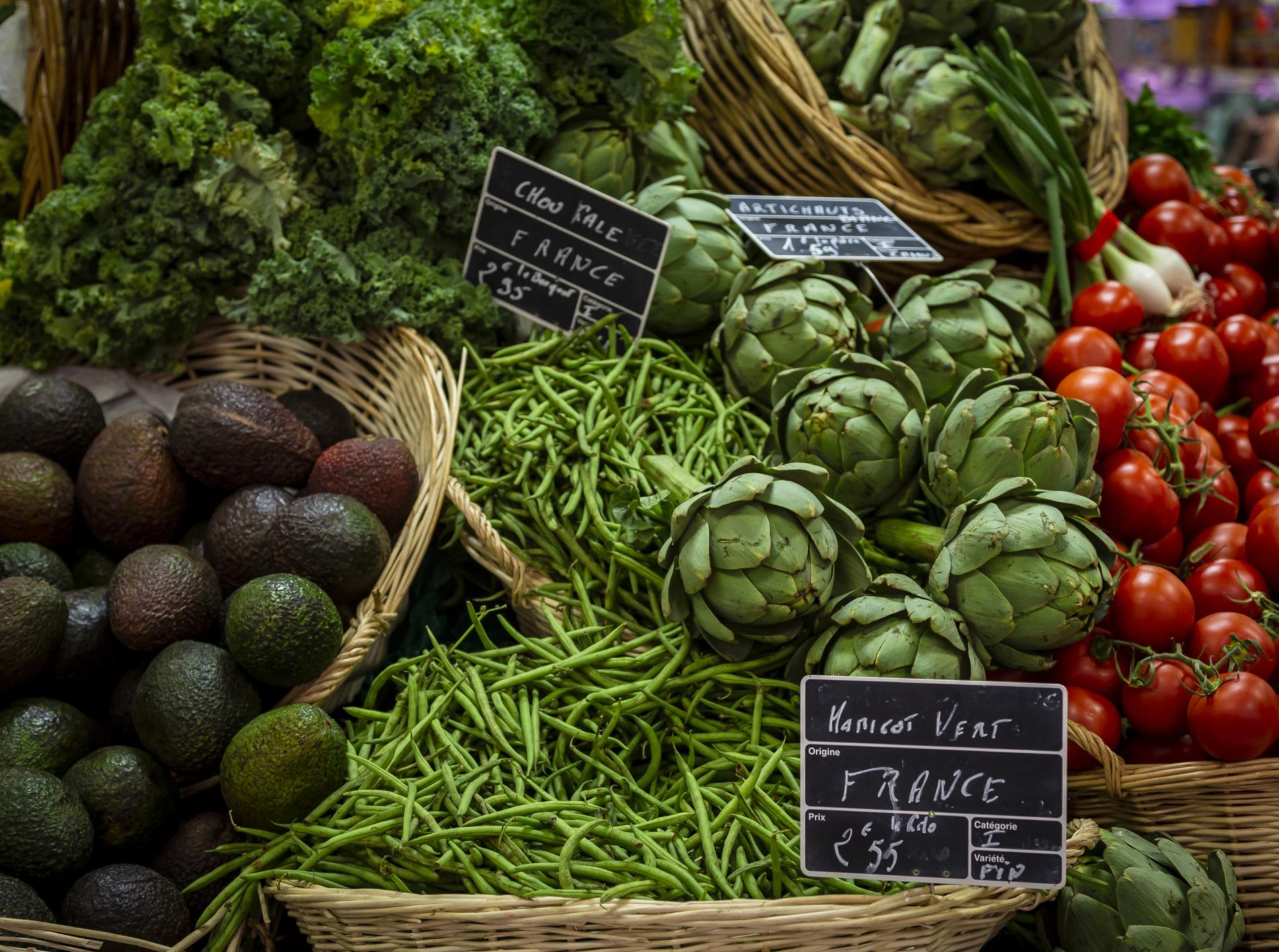 Comment Bien Choisir Son Vendeur De Fruits Et Legumes Au Marche Cuisine Madame Figaro