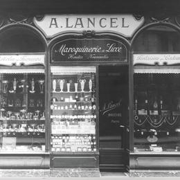 boutique lancel opera