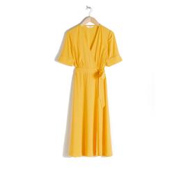 Invitee A Un Mariage Nos Cinquante Idees De Tenues Pour Briller Sans Eclipser La Mariee Madame Figaro