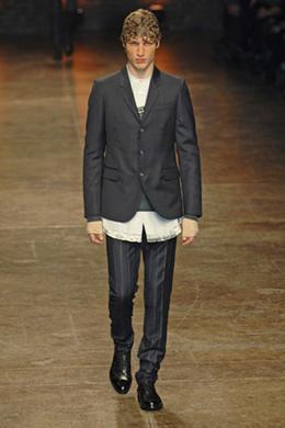 Défilé Alexander McQueen Automne hiver 2008 2009 Homme Défilé Alexander McQueen Automne hiver 2008 2009 Homme