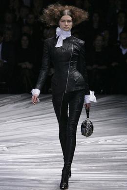 Défilé Alexander McQueen Automne hiver 2008 2009 Prêt à Défilé Alexander McQueen Automne hiver 2008 2009 Homme