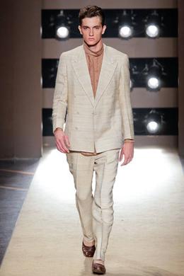 Gianfranco Ferre Toutes Les Collections Des Defiles Madame Figaro