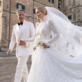 Kitty Spencer et son époux Michael Lewis lors de leurs noces