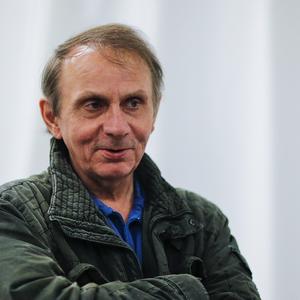 Carla Bruni aux premières loges du mariage de Michel Houellebecq