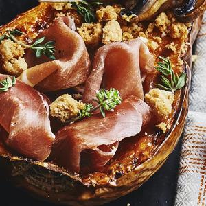 Courge butternut au jambon et crumble de fromage