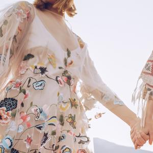 Crochet, tie & dye, paix et amour... 50 ans après, l'esprit Woodstock plus que jamais d'actualité Crochet, tie & dye, paix et amour... 50 ans après, l'esprit Woodstock plus que jamais d'actualité