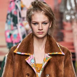 Comment le mini-sac est devenu la tendance bijoux de la Fashion Week printemps-été 2020 Comment le mini-sac est devenu la tendance bijoux de la Fashion Week printemps-été 2020