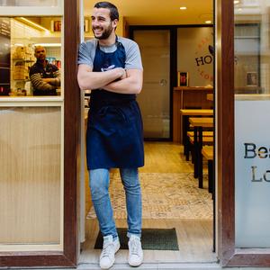 Success story : pourquoi tout Paris en pince pour le lobster roll de Moïse Sfez ?