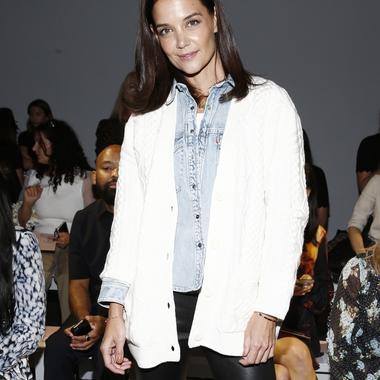 Les stars aux premiers rangs des défilés printemps-été 2020 - Katie Holmes Les stars aux premiers rangs des défilés printemps-été 2020 - Katie Holmes