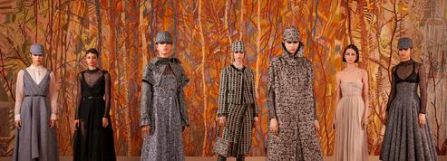 Dior redéfinit l'étoffe du luxe dans un defilé haute couture bien réel