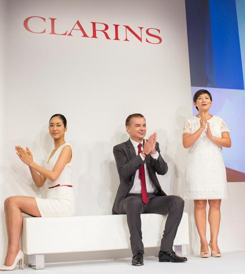 Clarins La petite Fran aise Qui S duit Les Japonaises clarins-la-petite-fran-aise-qui-s-duit-les-japonaises